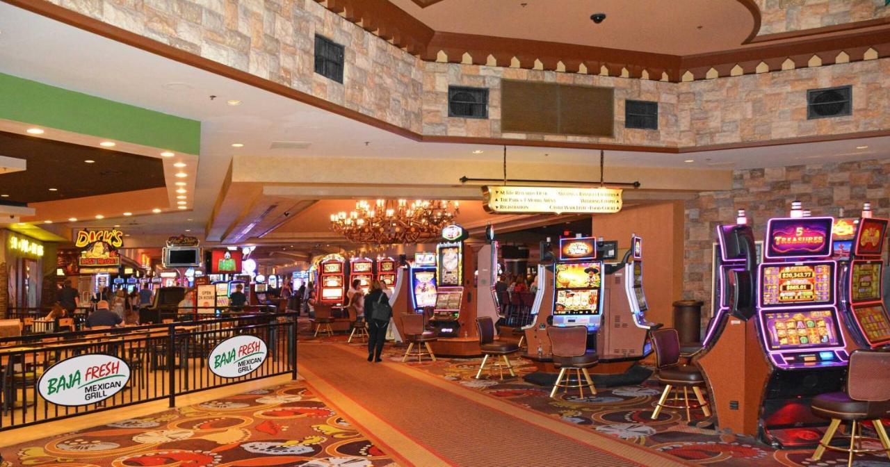 Beddable Unit By The Excalibur Casino Las Vegas Strip Exterior photo